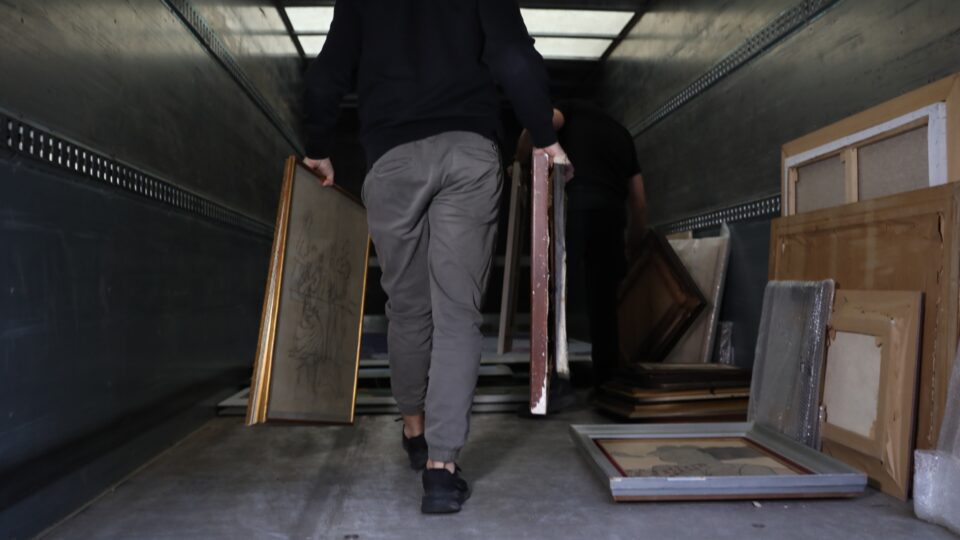 Οι πλαστοί πίνακες που κατασχέθηκαν στην αποθήκη του γκαλερίστα [εικόνες]-11