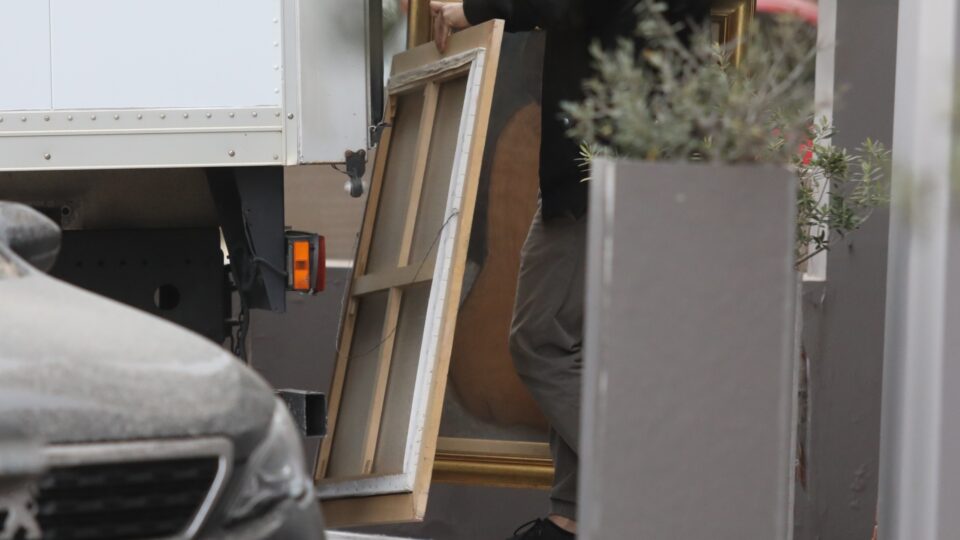 Οι πλαστοί πίνακες που κατασχέθηκαν στην αποθήκη του γκαλερίστα [εικόνες]-9