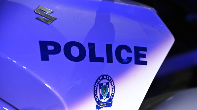 εξάρχεια-εκρηξη-με-γκαζάκια-σε-είσοδο-564114034