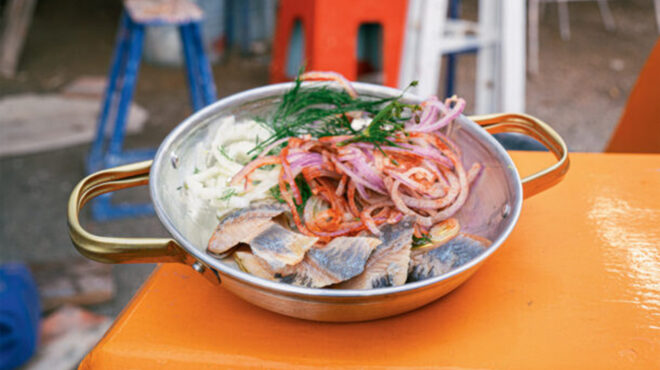 ρέγκα-καπνιστή-με-κρεμμύδι-και-μάραθο-564133336