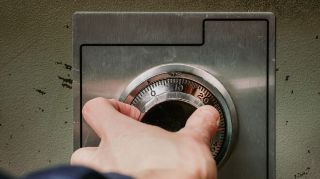 ριφιφί-το-σαββατοκύριακο-σε-κοσμηματ-564103735