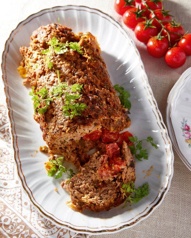 ρολό-κιμά-γεμιστό-με-ντοματίνια-και-μυ-564138382