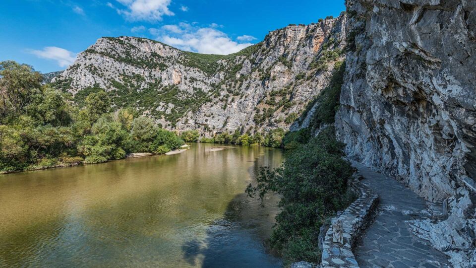 10 αξέχαστες ανοιξιάτικες πεζοπορίες-7