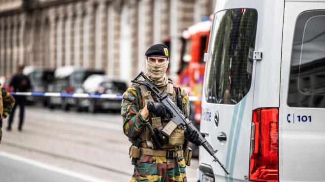 το-βέλγιο-στέλνει-στρατιώτες-γύρω-από-564140485