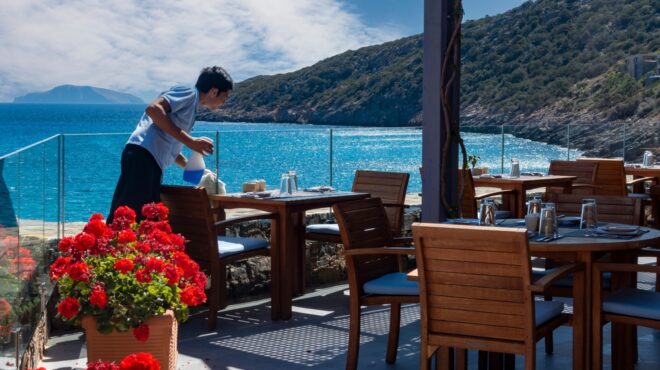 ολοι-οι-νέοι-μισθοί-στις-ειδικότητες-τ-564131434