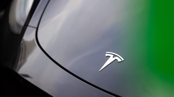 η-tesla-ψάχνει-trainer-πωλήσεων-στην-αθήνα-564108952