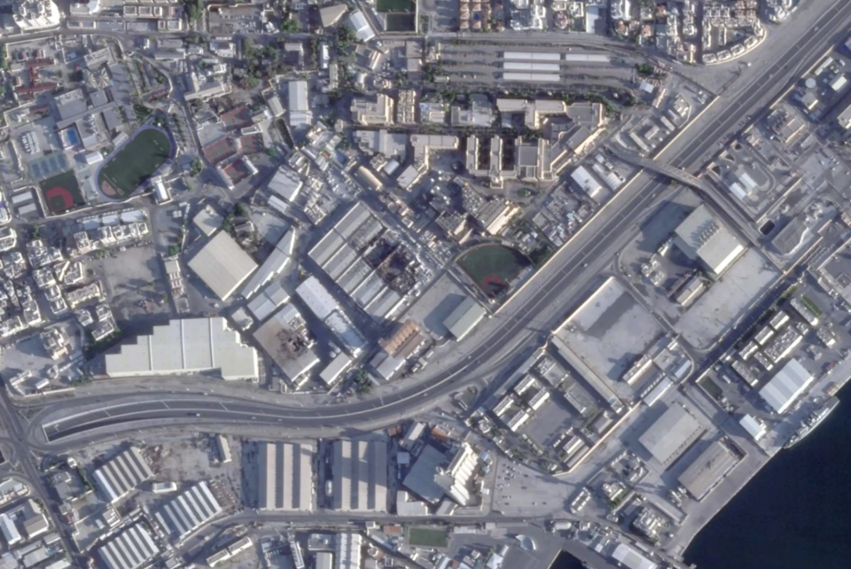 Κατεστραμμένες βάσεις και φλεγόμενα πλοία – Δορυφορικές εικόνες πριν και μετά τον πόλεμο-5