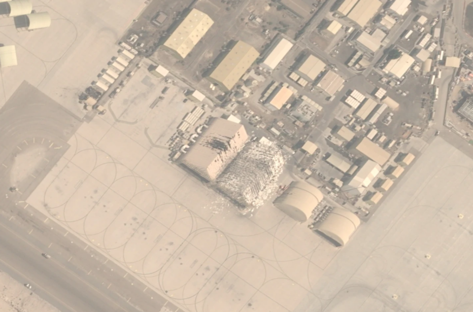 Κατεστραμμένες βάσεις και φλεγόμενα πλοία – Δορυφορικές εικόνες πριν και μετά τον πόλεμο-7