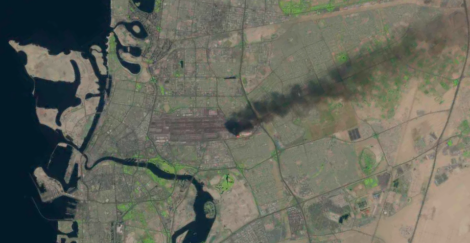 Κατεστραμμένες βάσεις και φλεγόμενα πλοία – Δορυφορικές εικόνες πριν και μετά τον πόλεμο-8