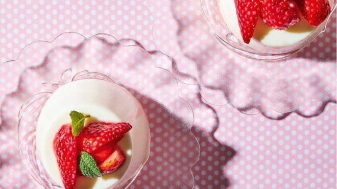 πανακότα-με-γιαούρτι-δυόσμο-και-φράου-564149446