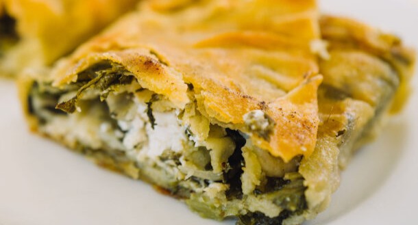 στριφτή-χορτόπιτα-με-φέτα-564151813