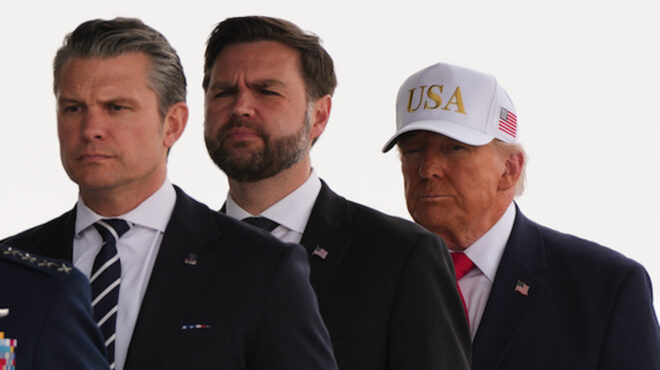 χέγκσεθ-vs-βανς-τα-δύο-πρόσωπα-της-αμερι-564122545