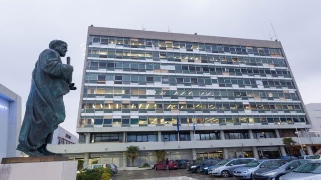 πέθανε-ο-παιδοχειρουργός-και-καθηγητ-564127849