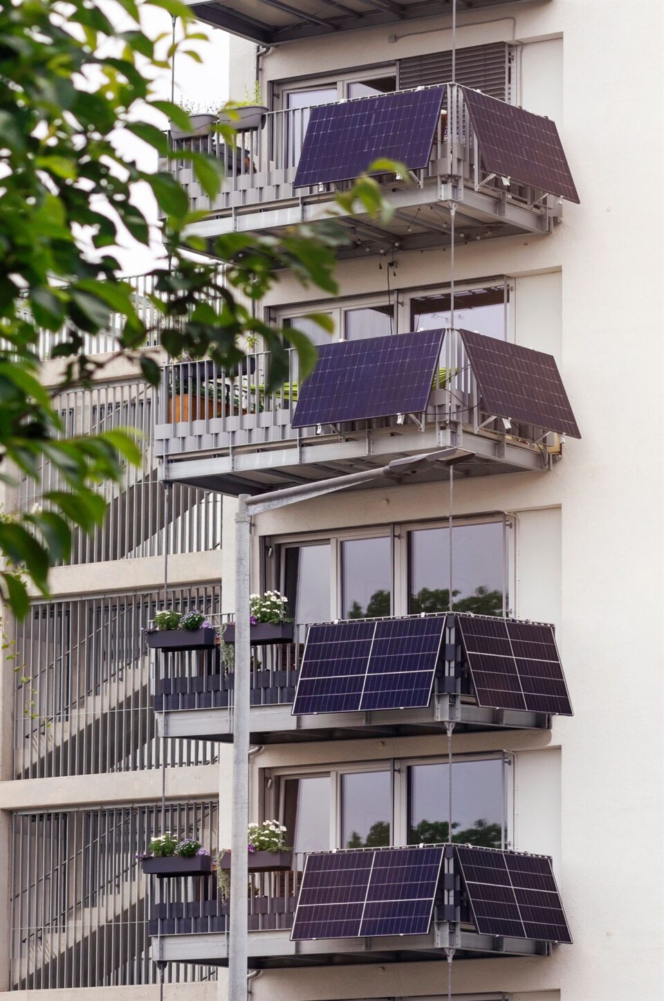 Φωτοβολταϊκά στα μπαλκόνια για φθηνό ρεύμα-1