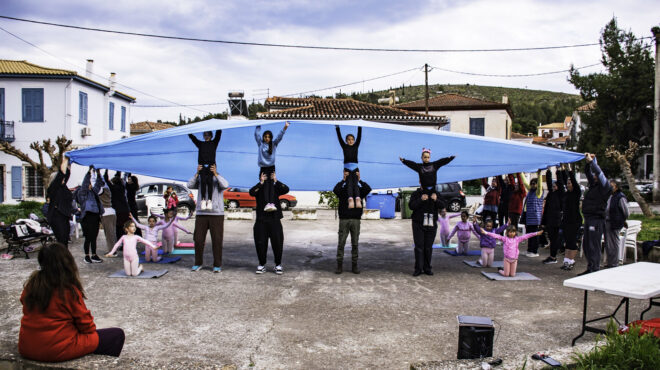 μια-γιορτή-χαράς-από-το-γαλαξίδι-στο-μέ-564177595