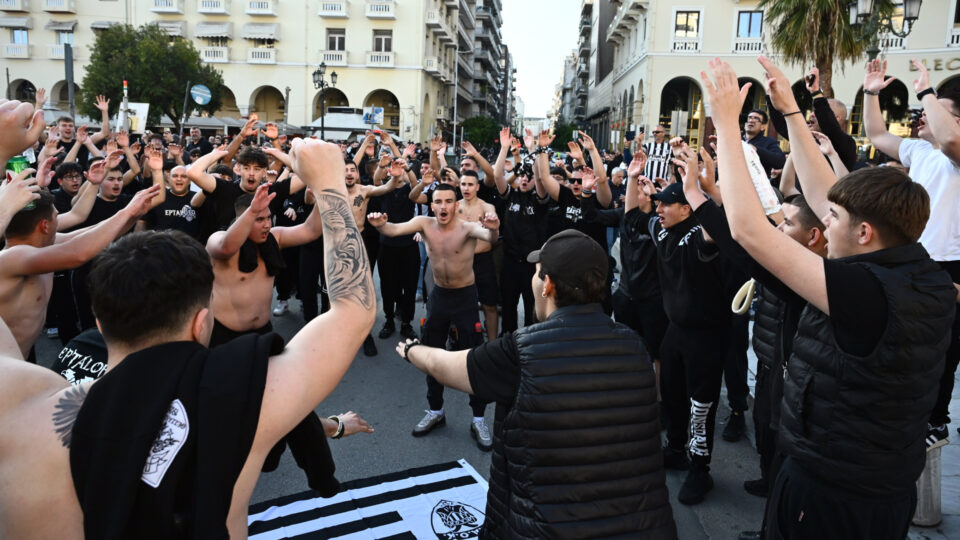 Θεσσαλονίκη: «Ασπρόμαυρη» γιορτή στην Αριστοτέλους για τα 100 χρόνια του ΠΑΟΚ-1