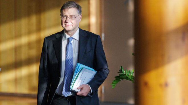 συνέντευξη-βάλντις-ντομπρόβσκις-στη-564189427