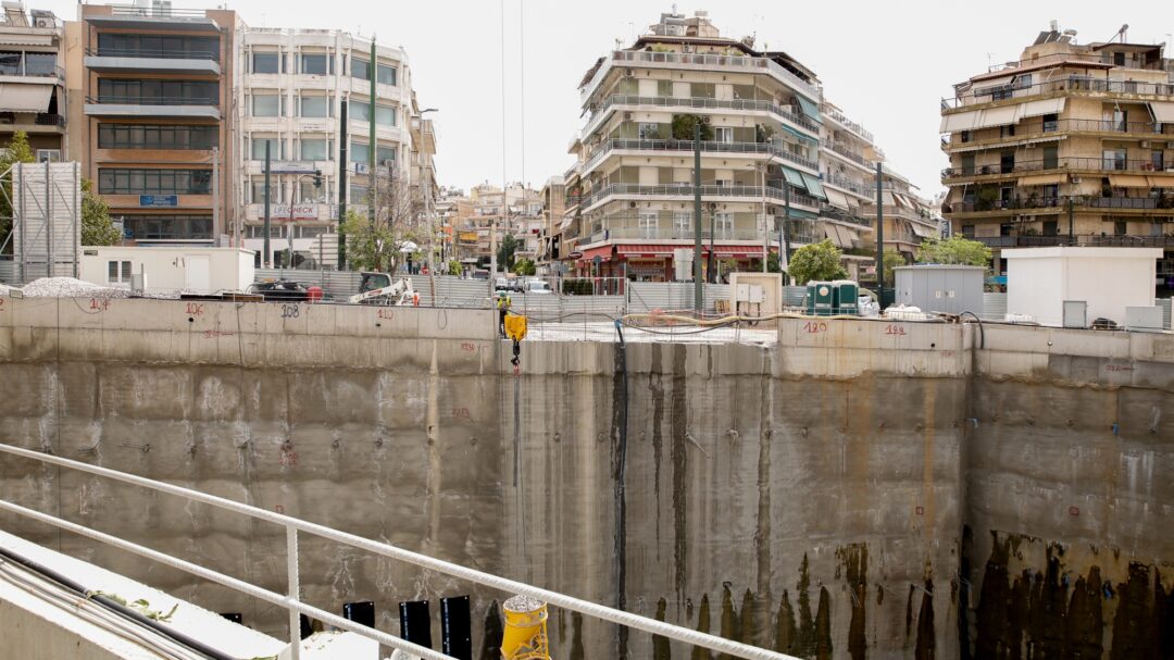 μετρό-εξι-χρόνια-ακόμα-λαμαρίνες-564181339