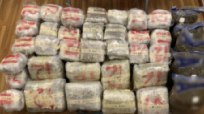 επεισοδιακή-καταδίωξη-και-τρεις-συλλ-564167020