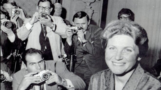 σαν-σήμερα-21-απριλίου-1967-η-κόρη-του-στάλ-564184363