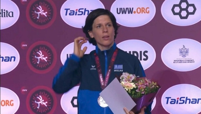 ασημένιο-μετάλλιο-για-την-πρεβολαράκ-564192703