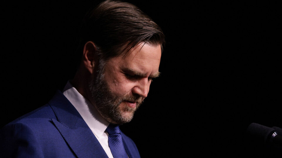 «Νομίζω ότι πρέπει να το κάνουμε»: Οι συσκέψεις που οδήγησαν τον Τραμπ στην επίθεση κατά του Ιράν-6