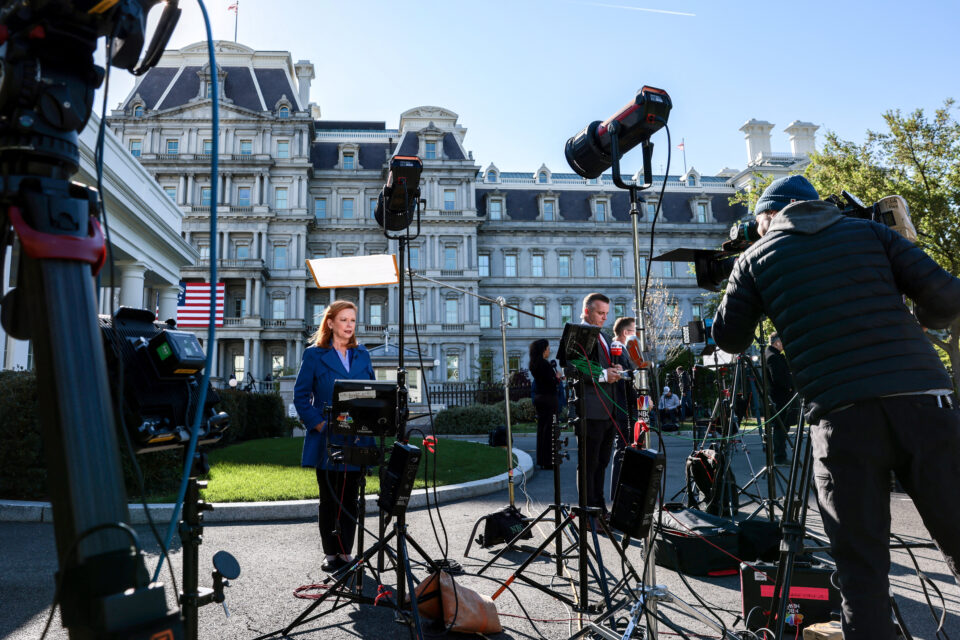 Ο Τραμπ δηλώνει «νικητής». Αλλά με τι τίμημα;-2