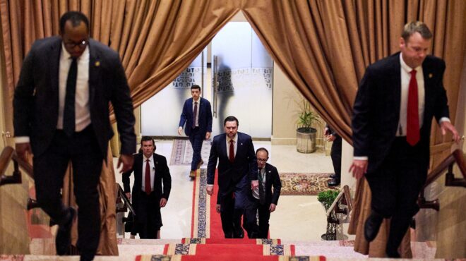 bloomberg-θα-χρειαστούν-μήνες-για-ειρηνευτικ-564179149