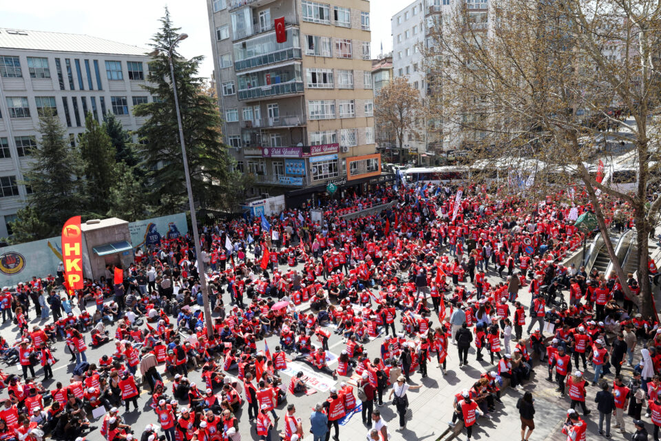 «Στόχος η μαζική βλάβη»: Τι κρύβεται πίσω από τις αιματηρές επιθέσεις σε σχολεία στην Τουρκία-5