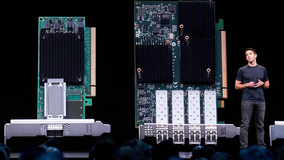 Apple: Νέα αρχή με το βλέμμα στην εποχή Τζομπς-1