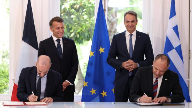 τα-μηνύματα-του-μακρόν-από-την-αθήνα-564194902