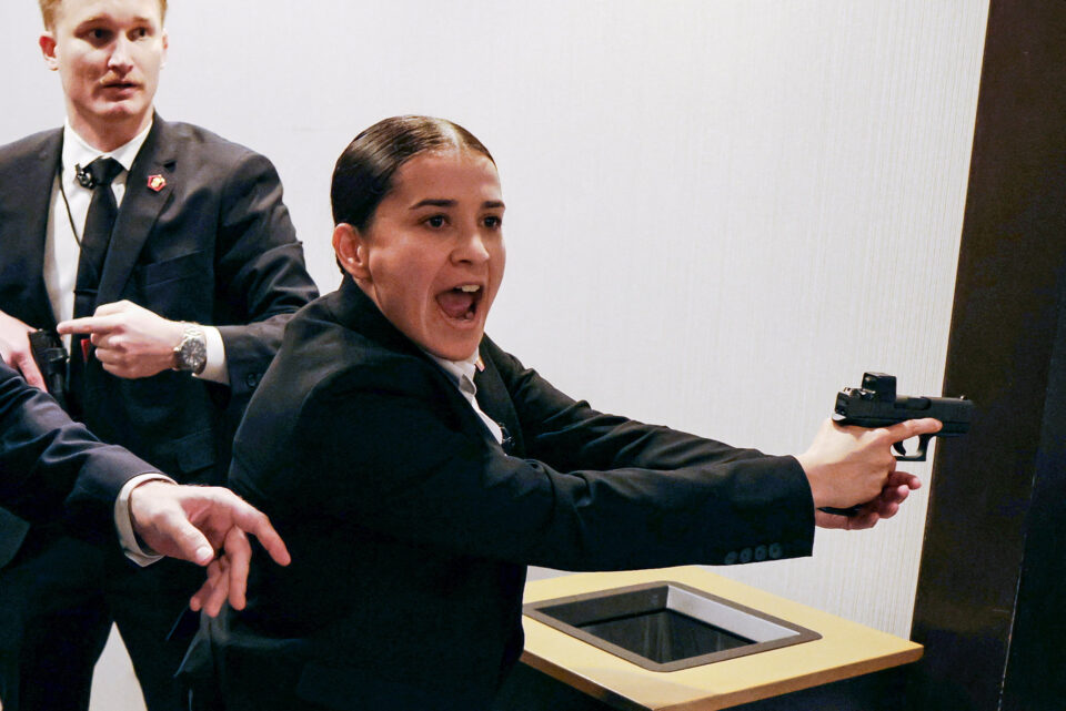 Πώς το μεγαλύτερο ετήσιο δείπνο της Ουάσιγκτον μετατράπηκε σε χάος — και τόπο εγκλήματος-4