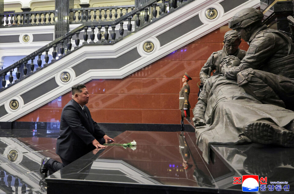 Βόρεια Κορέα: Μουσείο για τους στρατιώτες που σκοτώθηκαν στην Ουκρανία εγκαινίασε ο Κιμ (εικόνες)-3