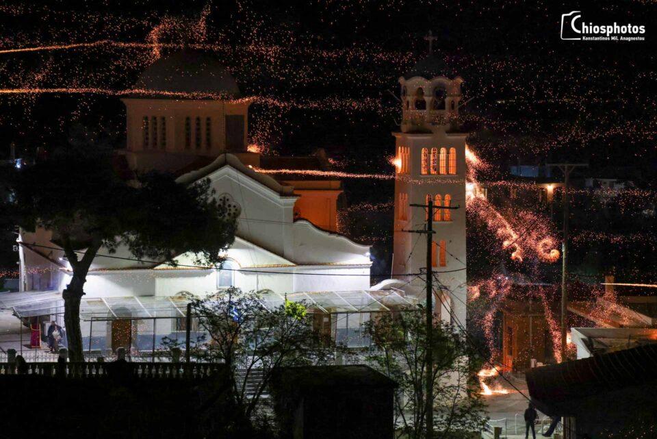 Χίος: Μάγεψε και πάλι ο ρουκετοπόλεμος στο Βροντάδο [βίντεο]-2