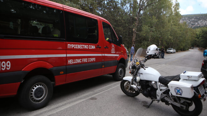 αυτοκίνητο-έπεσε-σε-γκρεμό-στην-πάρνη-564175831