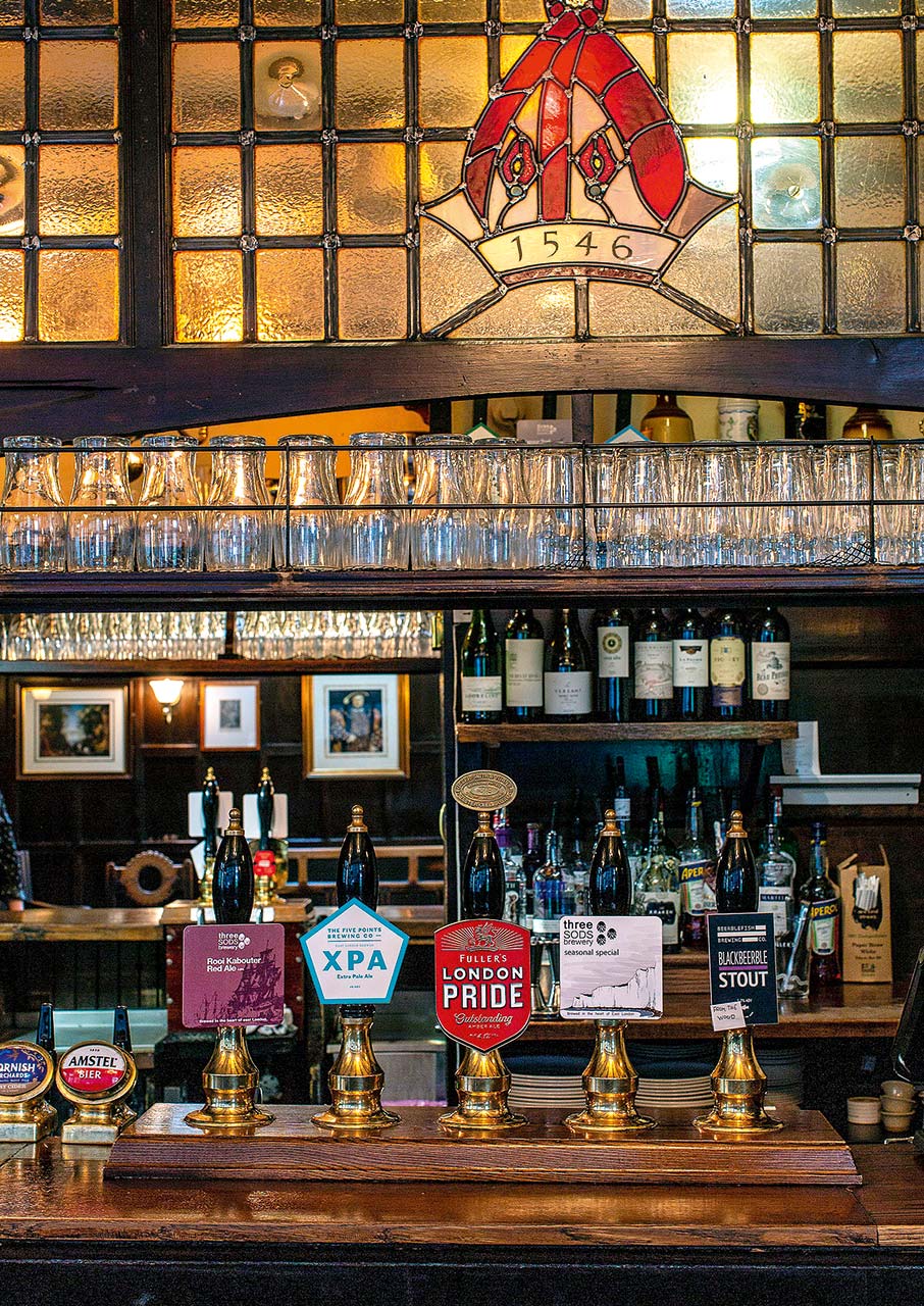 Ενα απόγευμα στις πιο θρυλικές παμπ του Λονδίνου-1