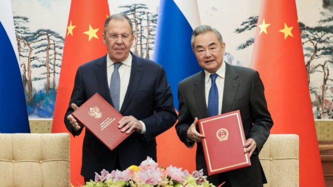 λαβρόφ-η-ρωσία-έτοιμη-να-ισοσκελίσει-564174484