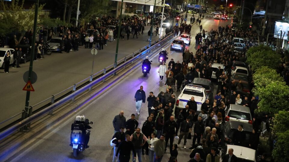 Επιτέλους, Ανάσταση στον Νέο Κόσμο χωρίς βόμβες μολότοφ-1