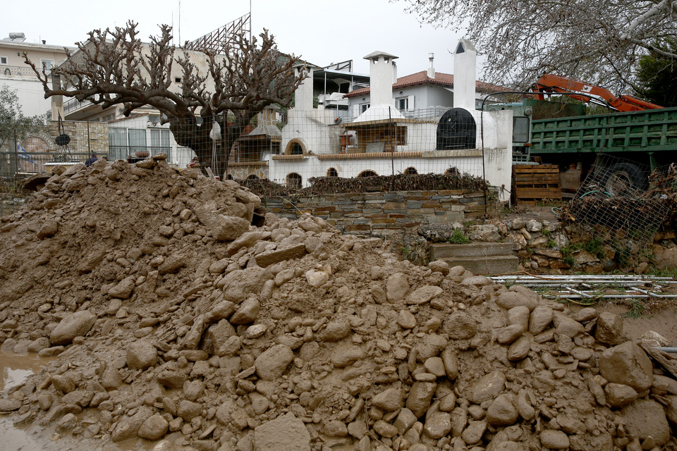 Εναν νεκρό και μεγάλες καταστροφές άφησε πίσω της η κακοκαιρία «Erminio»-2