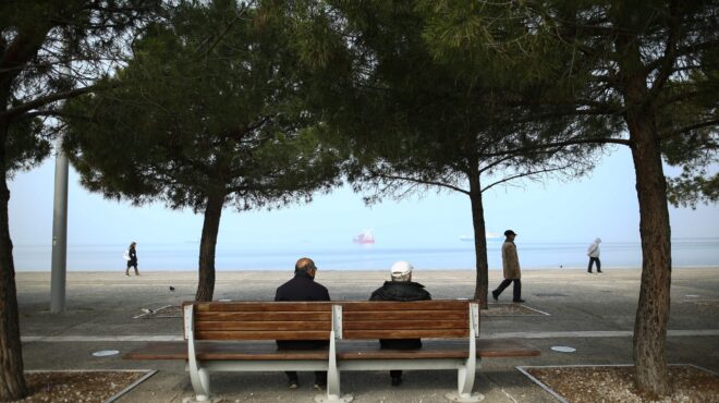 καιρός-αίθριος-με-άνοδο-της-θερμοκρασ-564191326