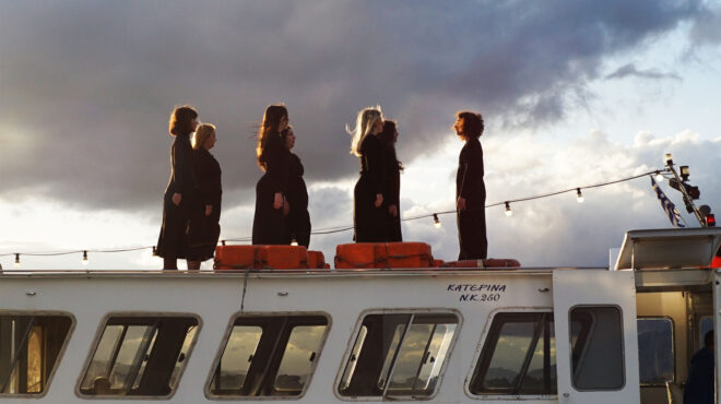 ψάχνοντας-τις-νότες-της-παράδοσης-564164653