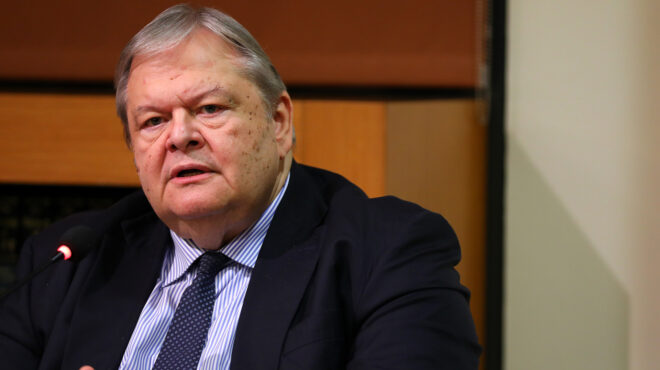 επίτιμος-διδάκτωρ-στο-εκπα-ο-ευάγγελο-564200107