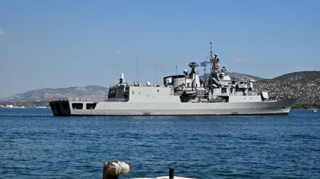 σε-πρώτο-πλάνο-4-φρεγάτες-μεκο-και-f-16-block-50-564168898