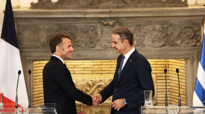 η-επίσκεψη-μακρόν-ενοχλεί-την-αγκυρα-564197911