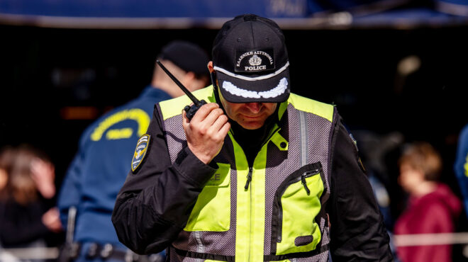 επικοινωνία-με-διακοπές-564187306