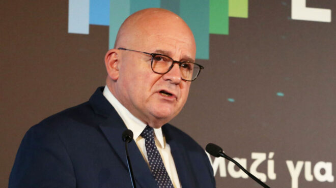 στεφάν-μπουζνά-να-γίνει-σπίτι-της-ελλ-564191482