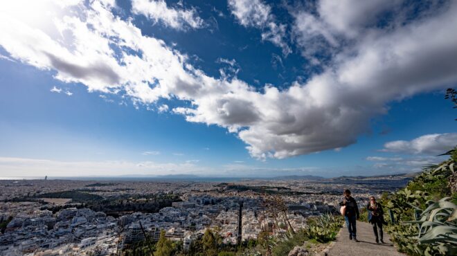 καιρός-αίθριος-με-μικρή-άνοδο-της-θερμ-564162211