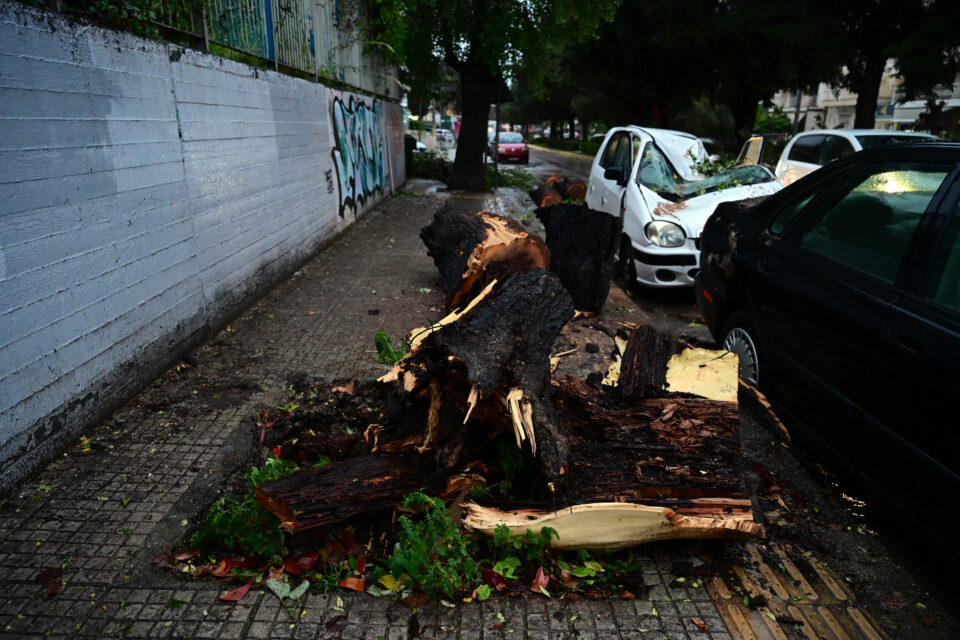 Εναν νεκρό και μεγάλες καταστροφές άφησε πίσω της η κακοκαιρία «Erminio»-1