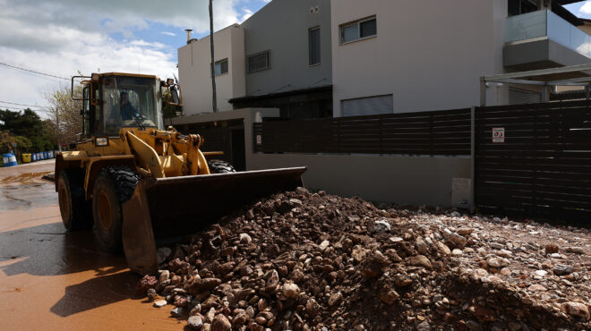 πλημμύρες-και-πυρκαγιές-φουσκώνουν-564167062