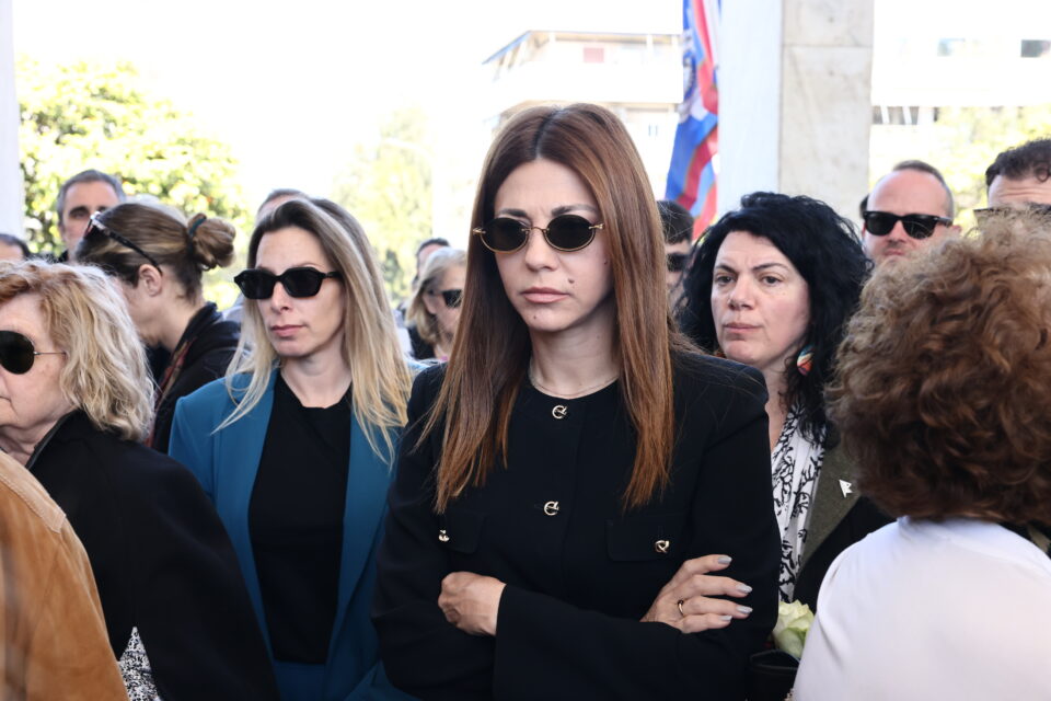 Tελευταίο αντίο στον γιο της Θεανώς Φωτίου, Βασίλη Ρίζο-6